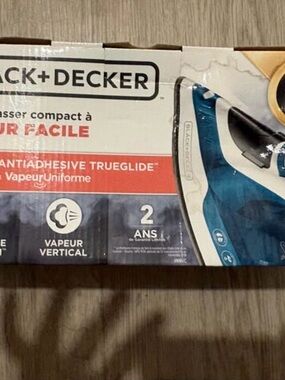 Black & Decker Blue and White Steam Iron with Antiadhesive Soleplate
